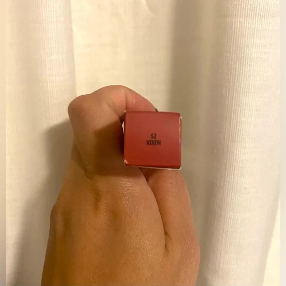 MAC LOCKED KISS 24HR LIPSTICK - Picture 5 of 8